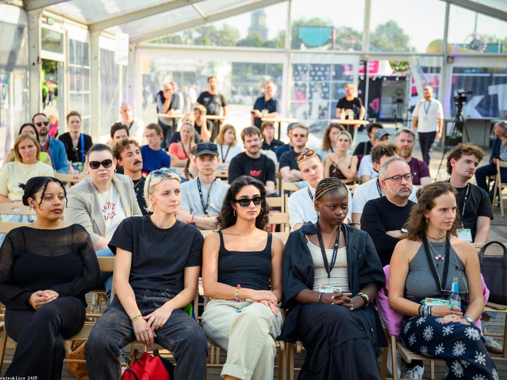 ផលប៉ះពាល់នៃសកម្មភាព និងព្រឹត្តិការណ៍លើសង្គម