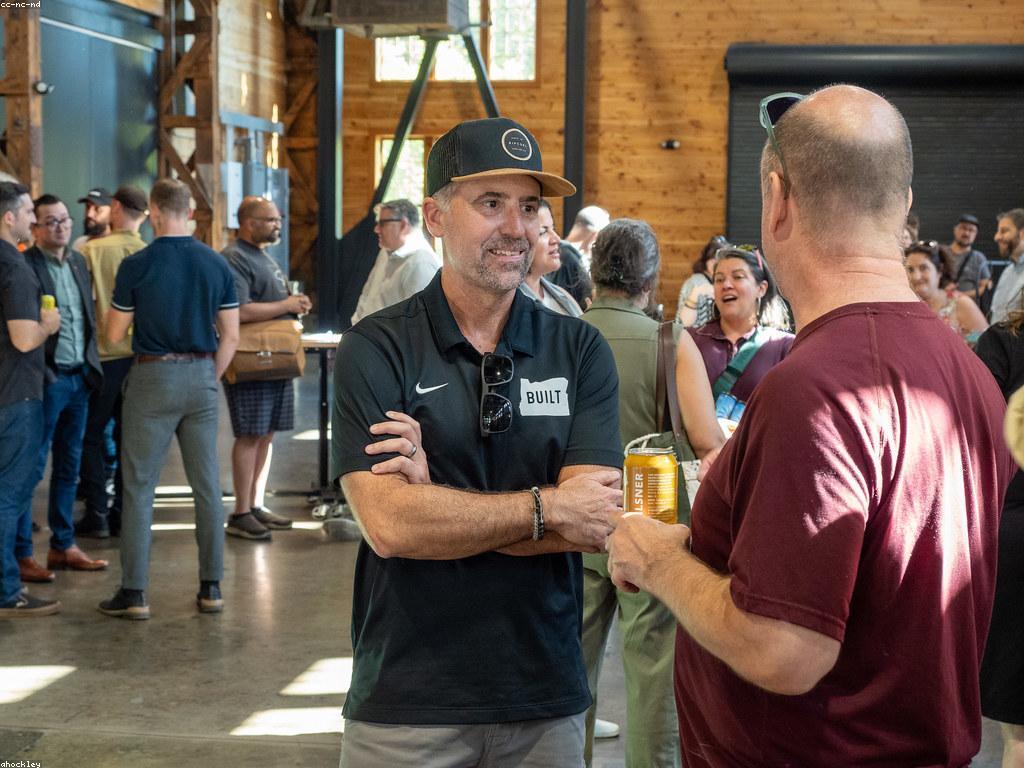 គំរូអាជីវកម្មស្លត: ការបង្កើត និងអភិវឌ្ឍន៍