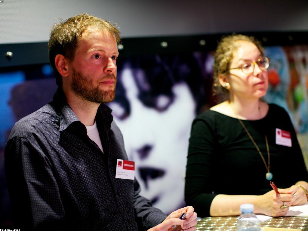 ការប៉ះពាល់នៃព័ត៌មានស្លតក្នុងសង្គមសម័យទំនើប